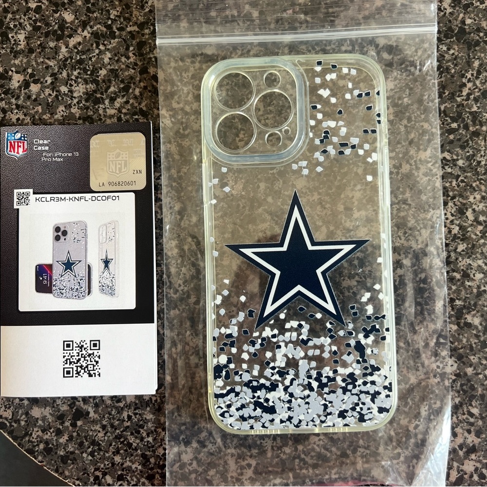 NWT iPhone 13 Pro Max Dallas Cowboys Case!
